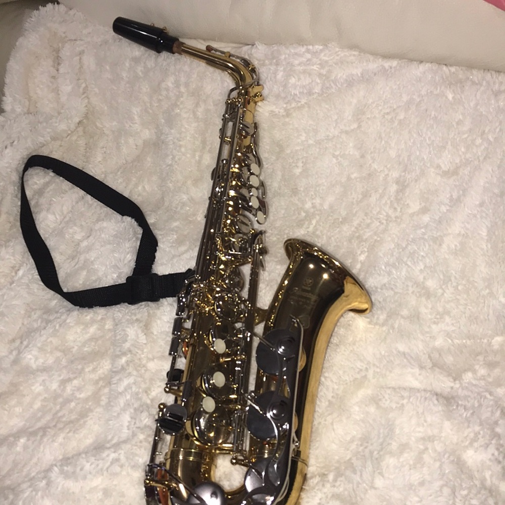 Saxophone - Picture 3 of 8